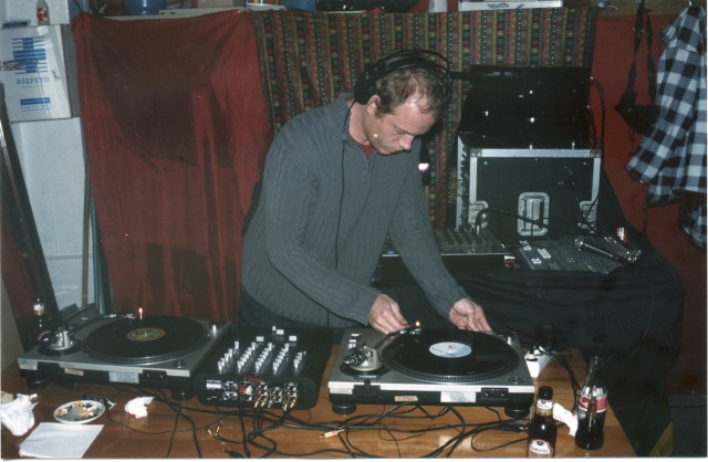 HERNANI MOLOTOFF FESTA Zikuñaga Lokala 1.jpg