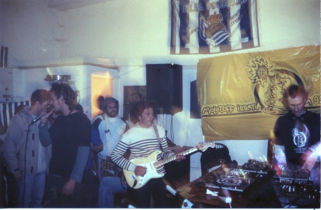 HERNANI MOLOTOFF FESTA Zikuñaga Lokala 7.jpg