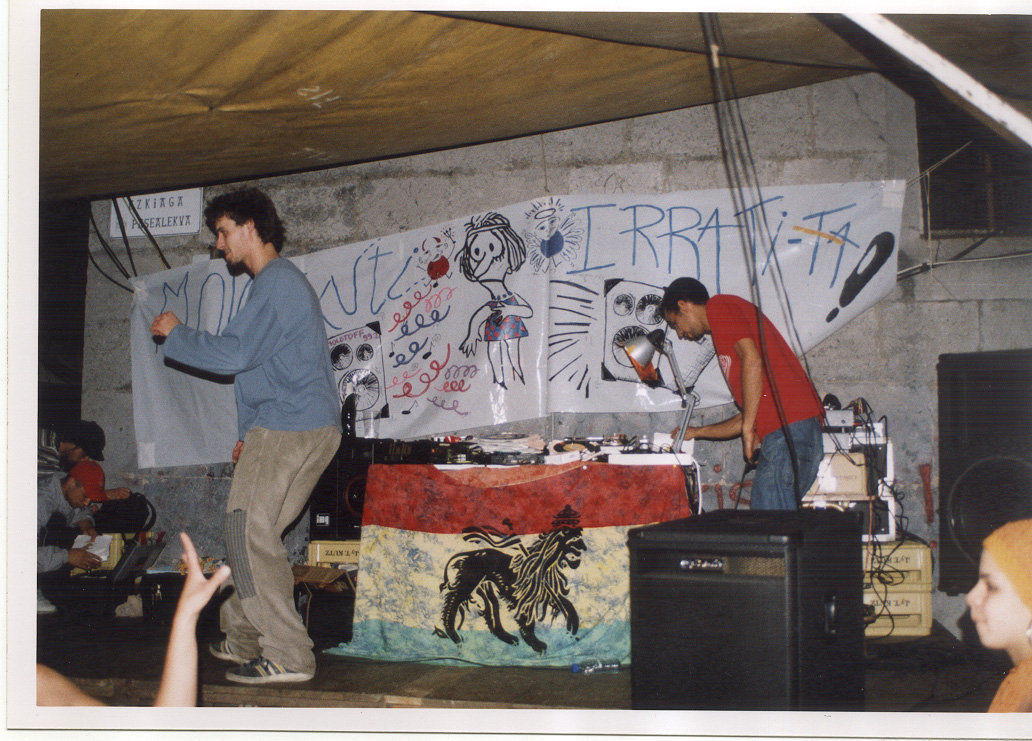 Molotxosna-KultchaLinks+Mikel Barreiro.jpg
