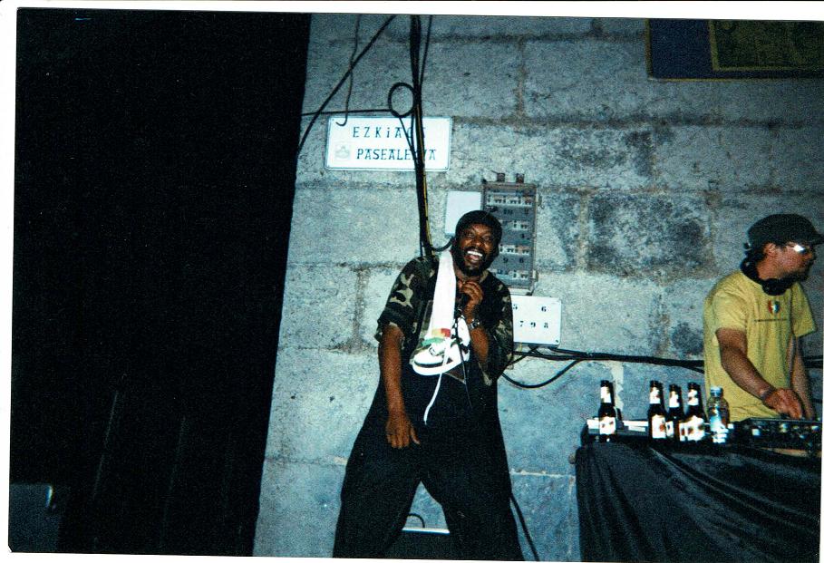 Molo Txosna 2007 - Mungos02.jpg