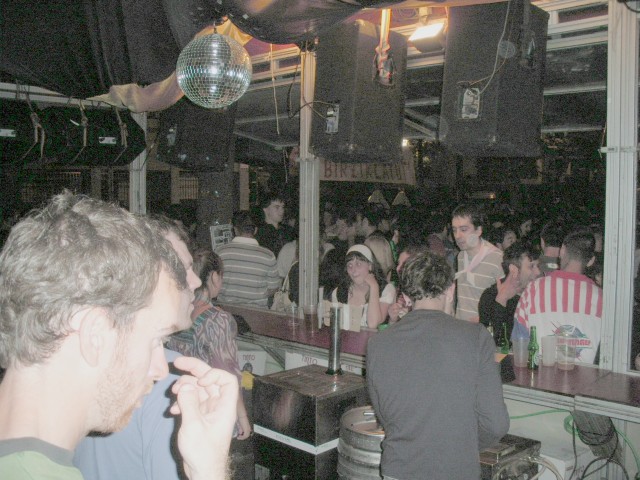 Molo txosna 2010.jpg