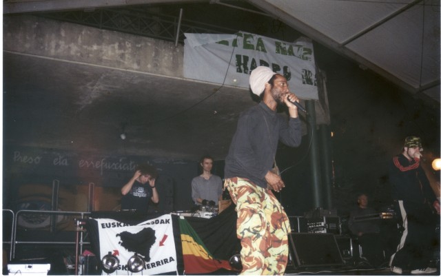 ZIzurkil Jaiak Plaza 1.jpg