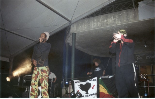 ZIzurkil Jaiak Plaza.jpg